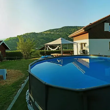 Le Petit Coin De Jeanne Et Marcel De Holiday home *